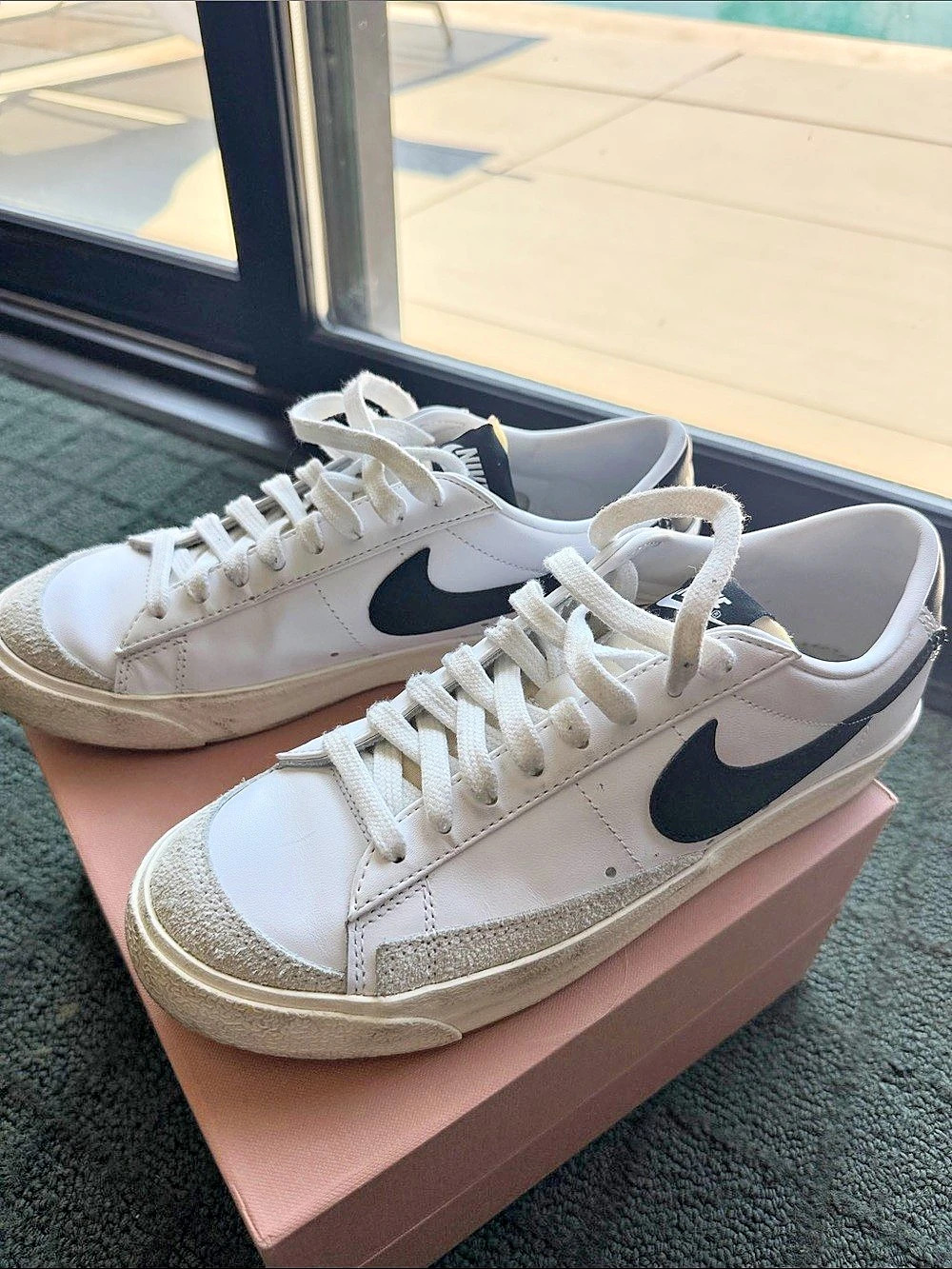 Nike Blazer Low '77 Vintage White Black Sneakers